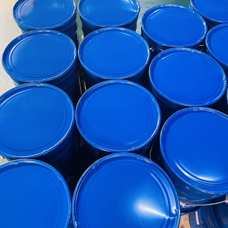 Krystalicznie Przezroczysta Żywica Epoksydowa w Płynie do Komponentów Izolacyjnych Elektrycznych 10-35kV z Mlecznobiałą Lepką Cieczą