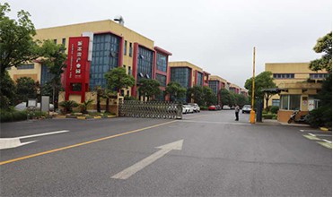 Odporność na rozszczepienie Żywica epoksydowa Czyste cieczy utwardzające dla transformatora typu suchego 4